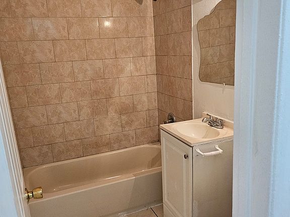3rd image of 14565 NE 6th Ave N #222