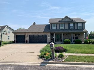 7 Pin Oak Ct, Washington, IL 61571