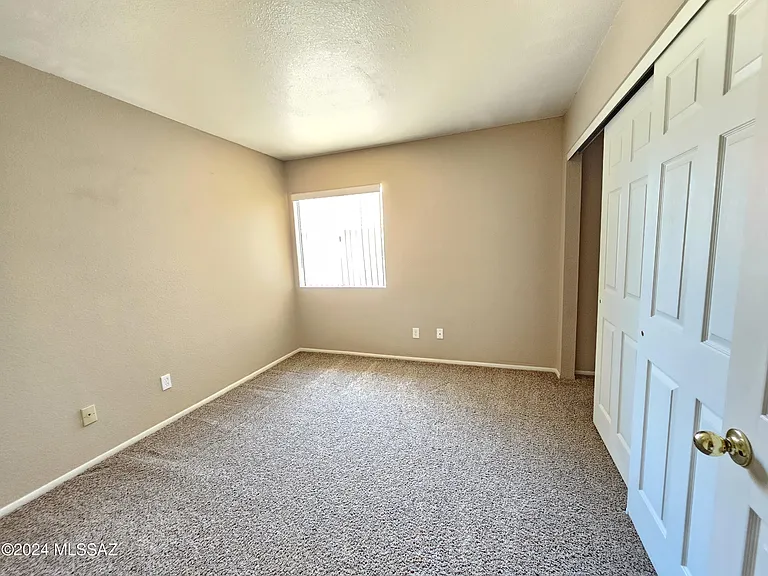 9827 N Stonecreek Pl — Photo 17
