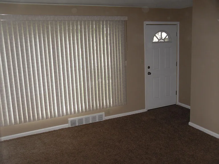 23961 Devoe Ave — Photo 8