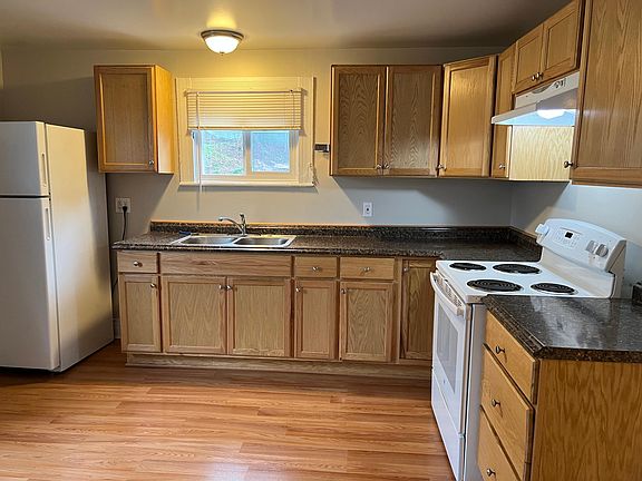 3rd image of 209 Harrison Ave #2