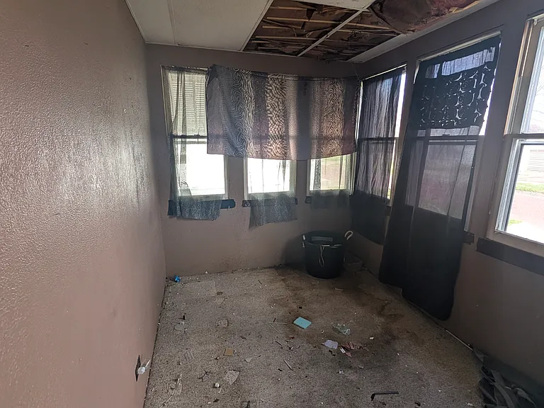 1108 E Arcadia Ave — Photo 41