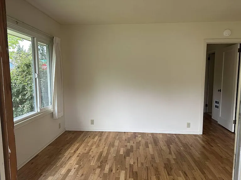 855 W 19th Ave — Photo 13