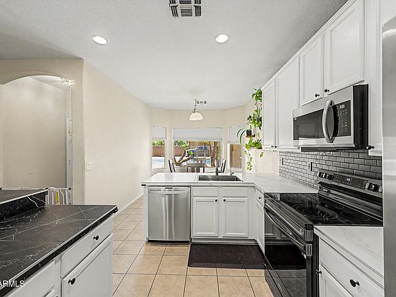 3rd image of 12362 W ADAMS Street