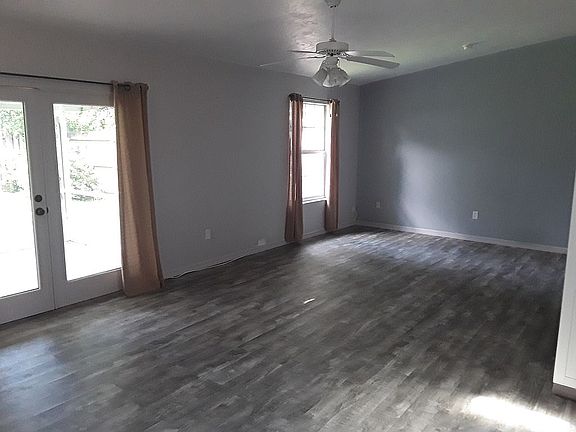 2nd image of 1105 Squirrel Nest Ln