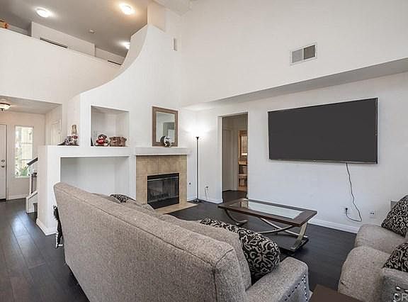 4th image of 4715 Heathbrook Ct
