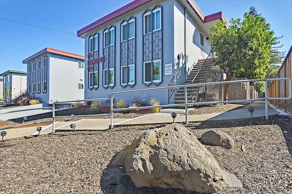 1 bed, $2,350 — Photo 3