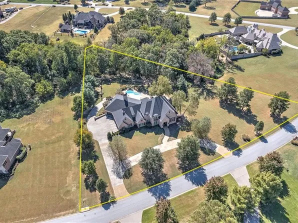 11228 Talamore Blvd, Bentonville, AR 72712