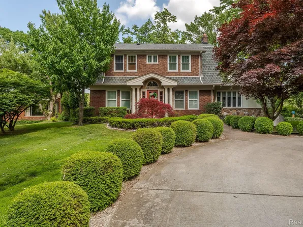 27921 E River Rd, Grosse Ile, MI 48138
