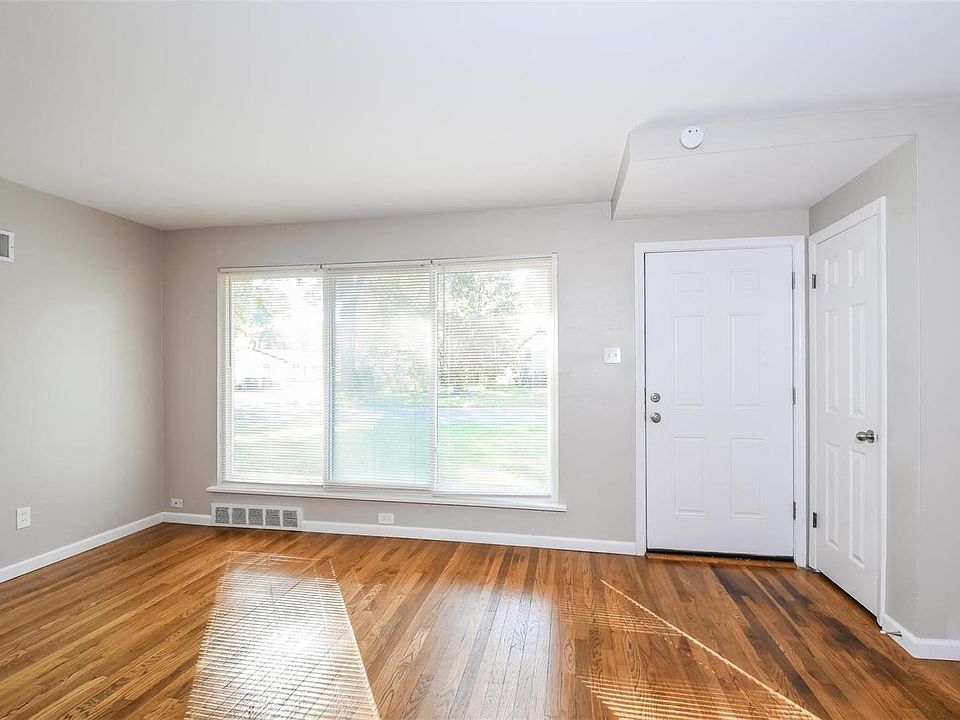 1st image of 745 Northmoor Dr