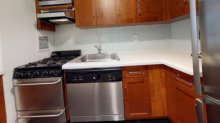 Rented by Bond New York | media 20