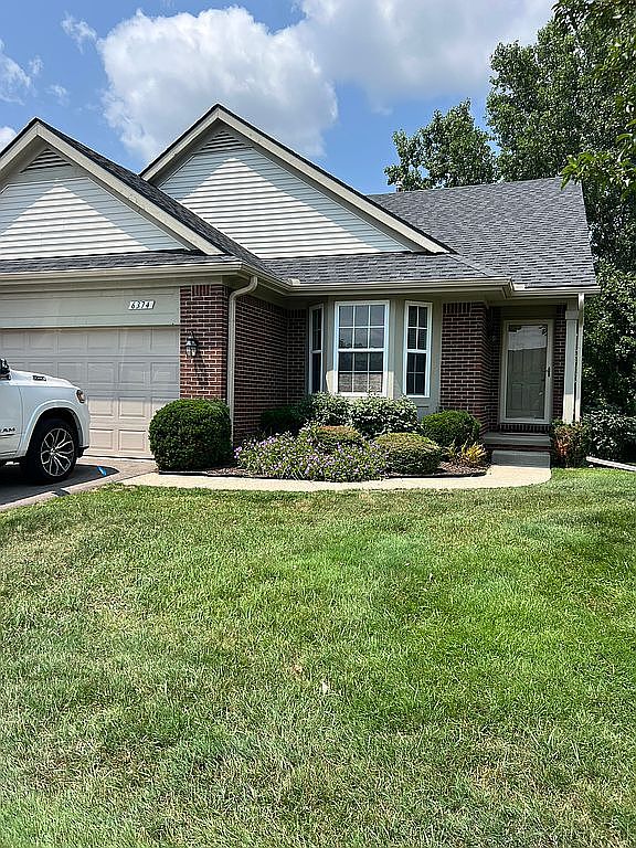 6374 Club Ct W #1 — Captains Club at Woodfield