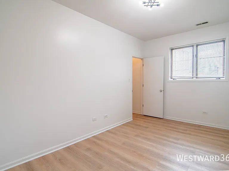 2534 W Harrison St #1 — Photo 15