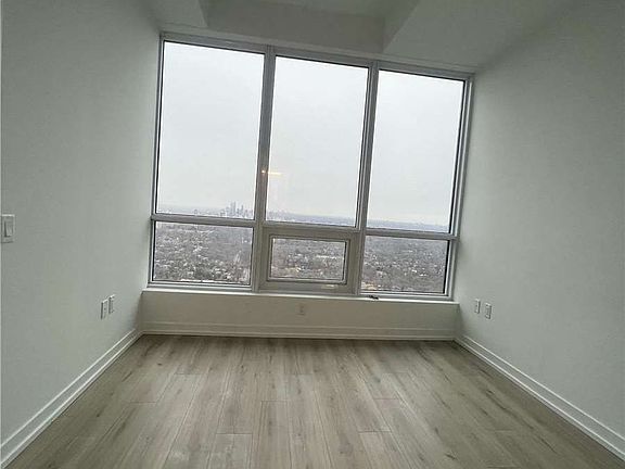 4th image of 395 Bloor St E #5304