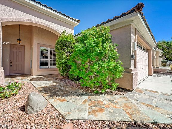 4th image of 2034 Bobtail Cir