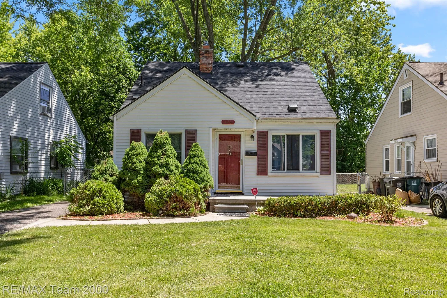 24264 Cloverlawn St photo 1