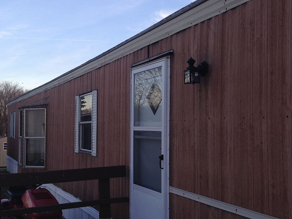 2nd image of 31 Dallas Dr