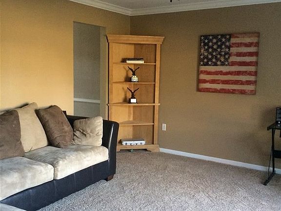 2nd image of 22 Glen Eagle Pl