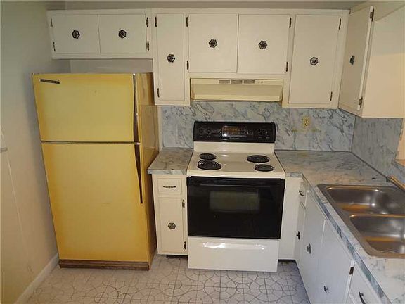 4th image of 365 NE 125th St APT 201