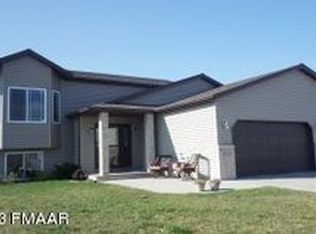 921 41st Ave S, Moorhead, MN 56560