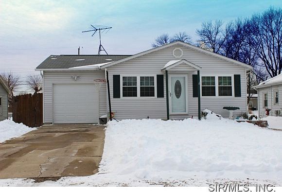 1st image of 136 Bonita St