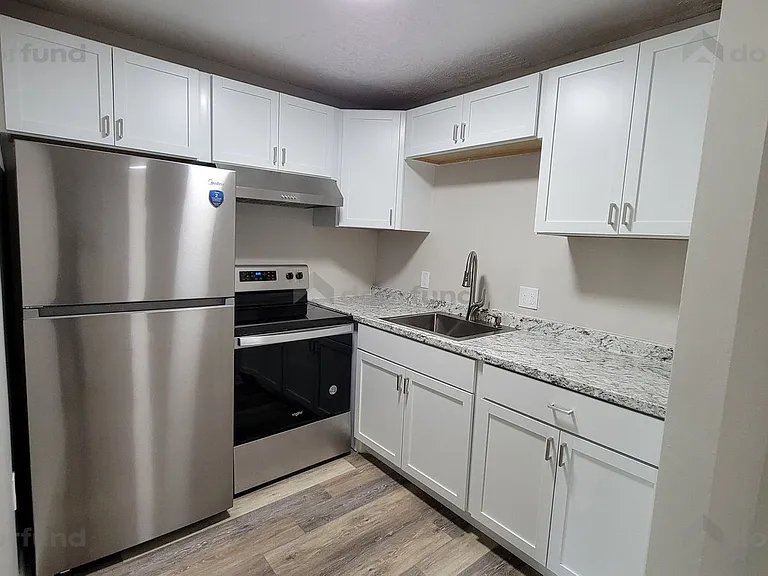 208 Columbus St #7 — Photo 2