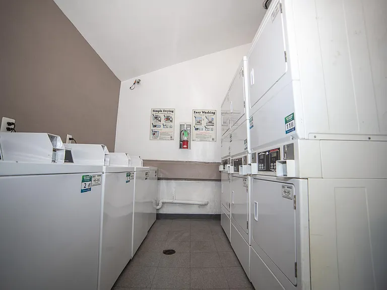 Parkview Apartments — Photo 14