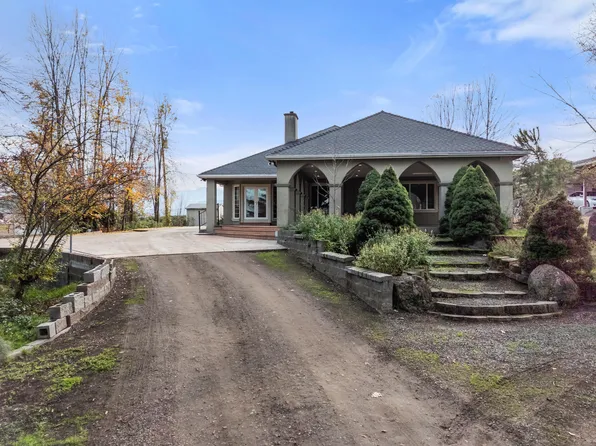 1924 Myers Ln, Medford, OR 97501