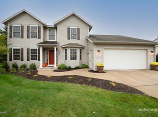 10512 Greystone Dr, Zeeland, MI