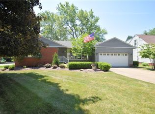 186 Mapleview Dr, Seven Hills, OH