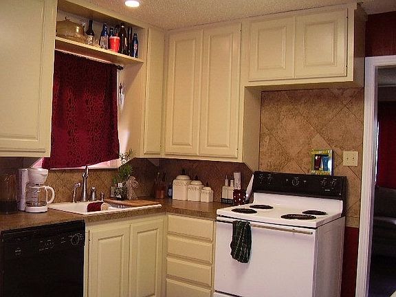 2nd image of 805 NW Avenue G
