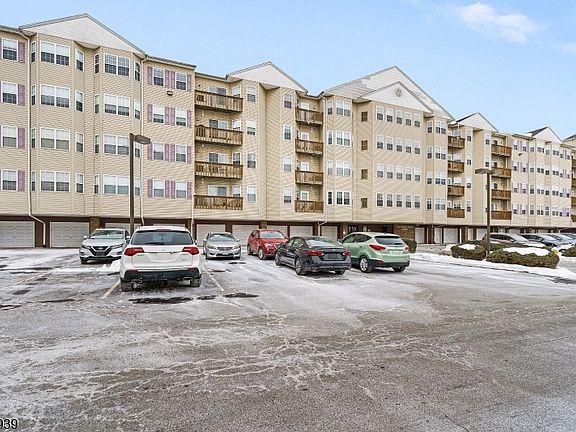 3rd image of 375 Rifle Camp Rd #307