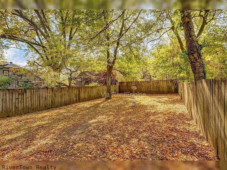 439 Simpson Ave — Photo 17
