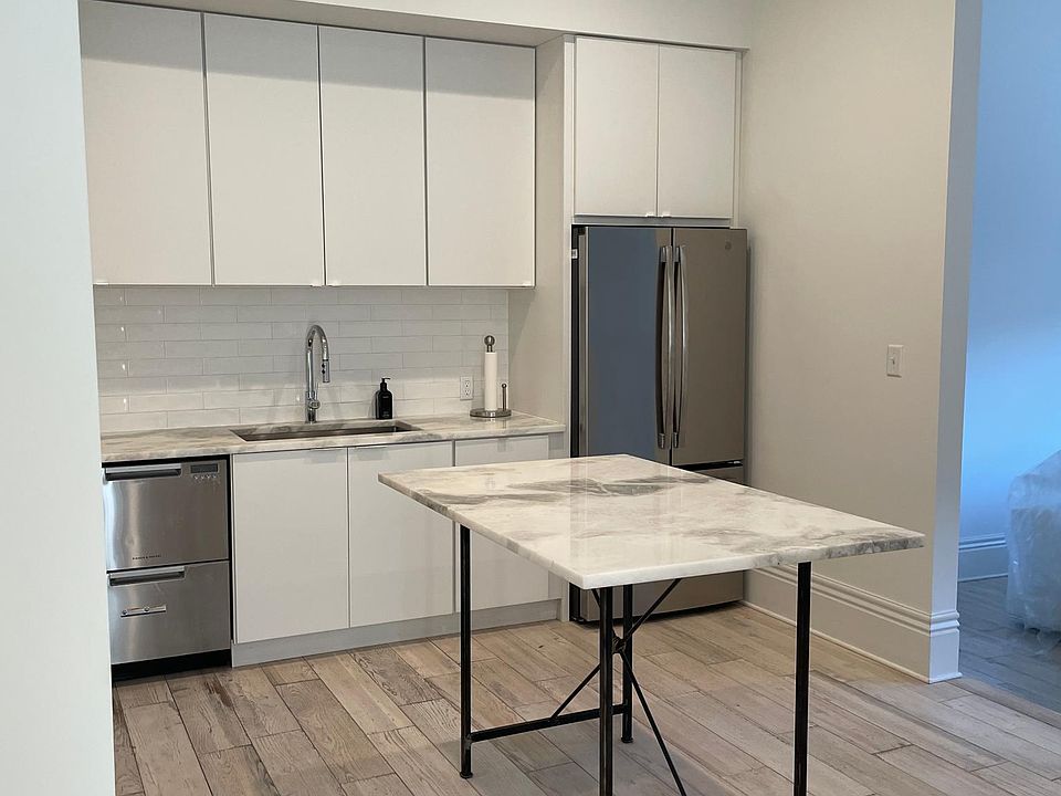 1st image of 815 Eleonore St APT B