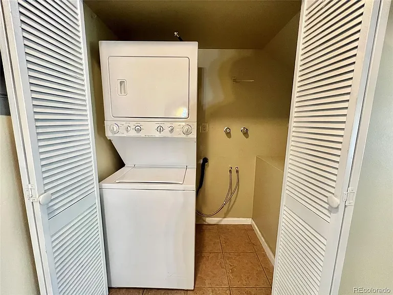 7250 Eastmoor Dr #111 — Photo 11