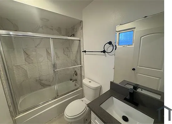 237 E Anaheim St #3 — Photo 5