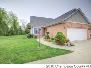 206 N Lake Of The Woods Rd, Mahomet, IL 61853