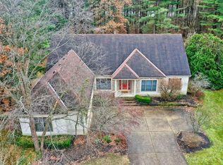 1303 Pond Hollow Ln, New Albany, OH 43054