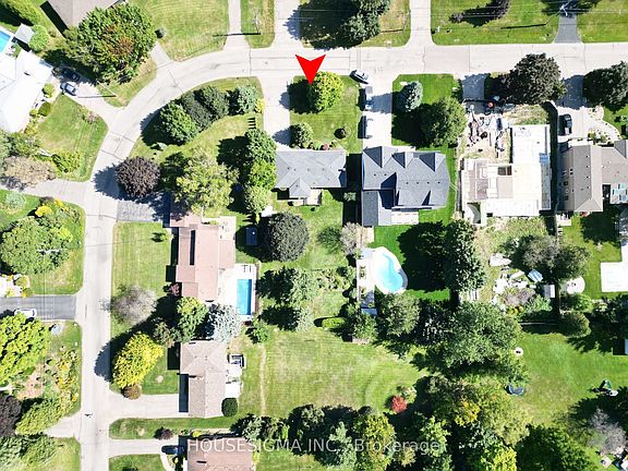 5th image of 33 Ridgeway Ave