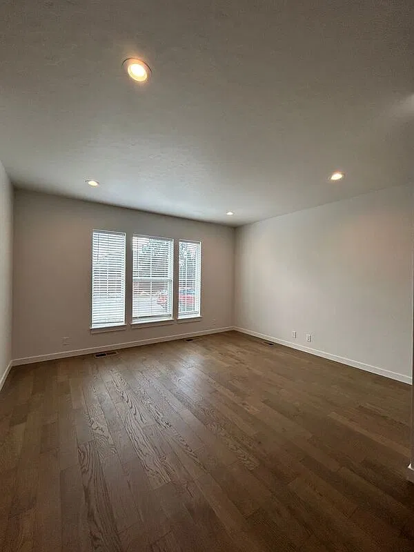 3 bed, 2.5 bath, 1779 sqft, $2,195 — Photo 3