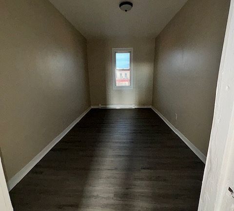 2nd image of 526 W Lehigh Ave APT 3