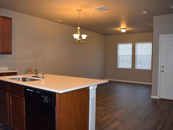 Main level dining/living