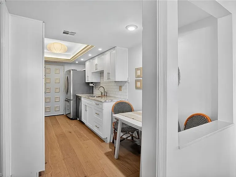 2400 Gulf Shore Blvd N #603 — Photo 13