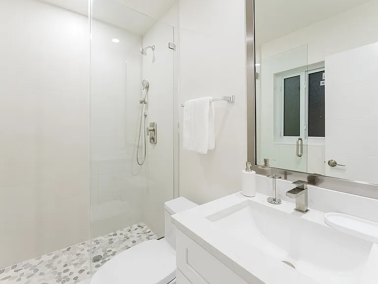 3199 NE 6th Dr — Photo 58