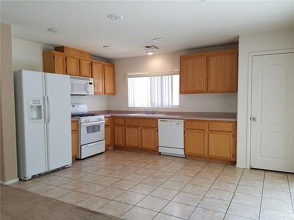 5th image of 7494 Wine Creek St