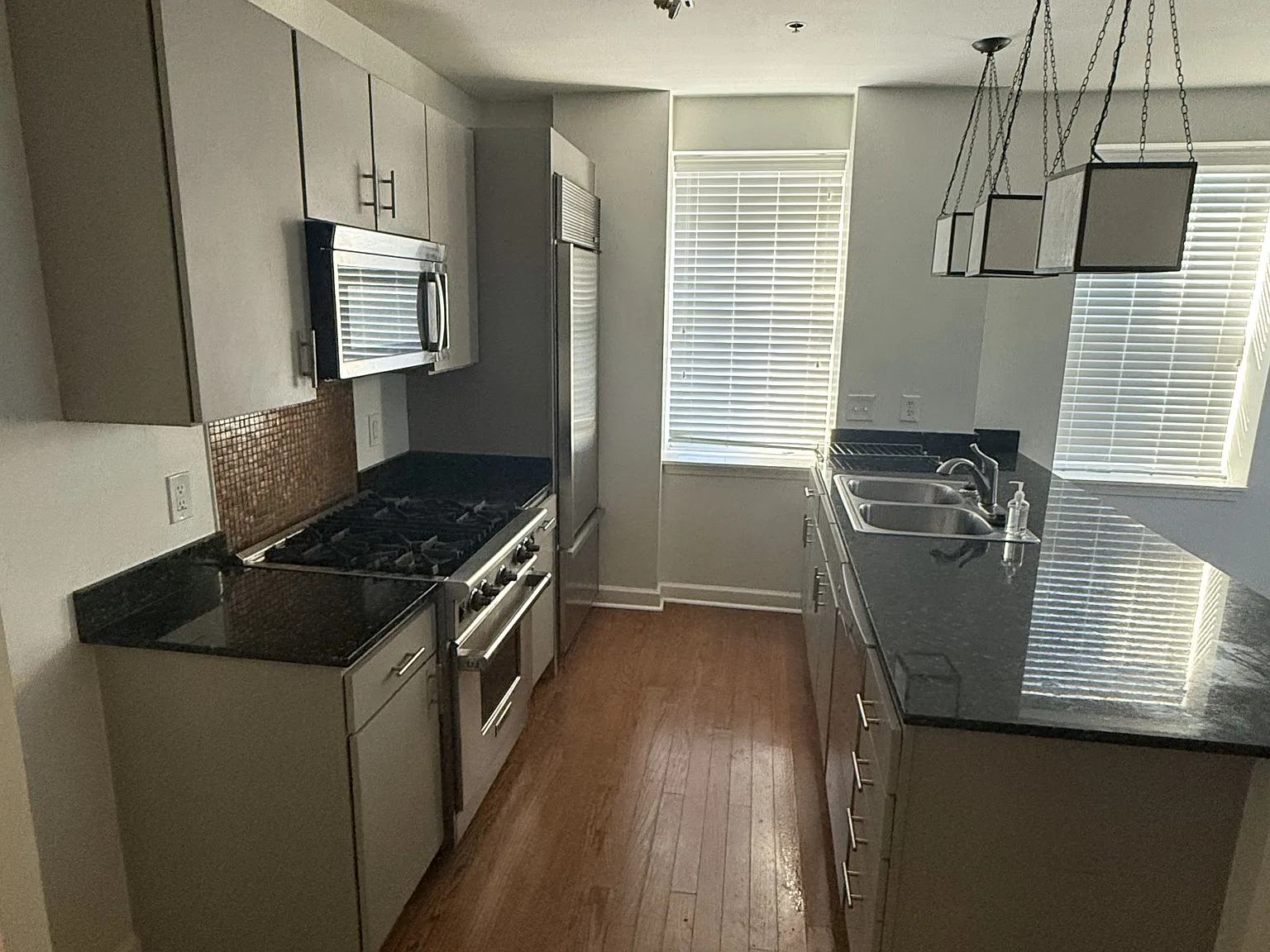 1 bed, 945 sqft, $1,295 — Photo 1
