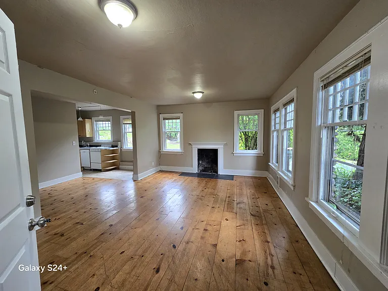 13041 E Marginal Way S #1 — Photo 1