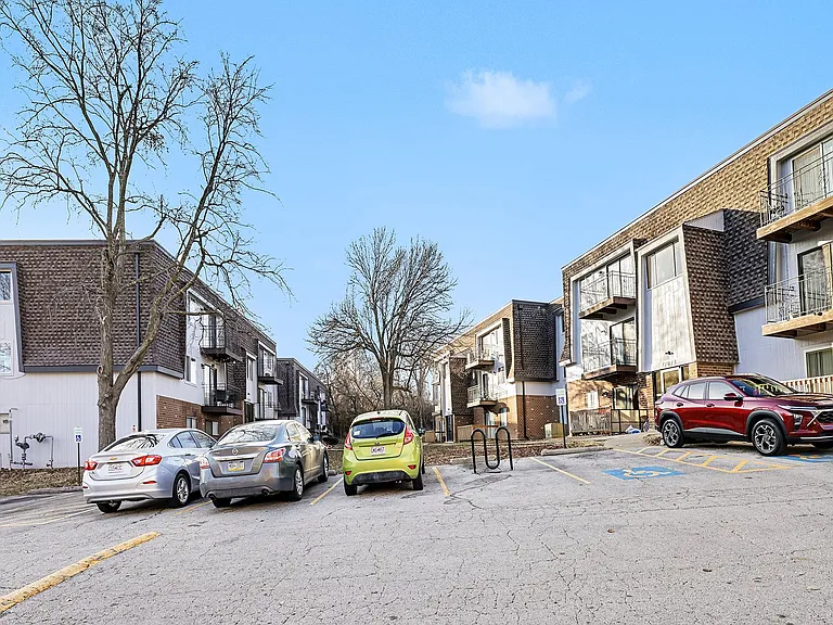 Stoneybrook Apartments — Photo 12