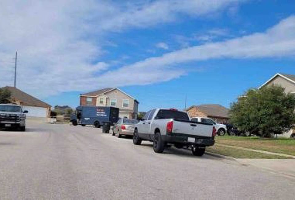 Exterior Neighborhood (street photo)