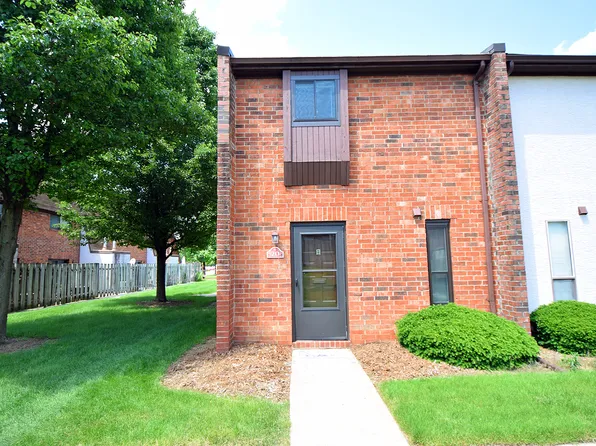 20 King Arthur Ct, Westerville, OH 43081
